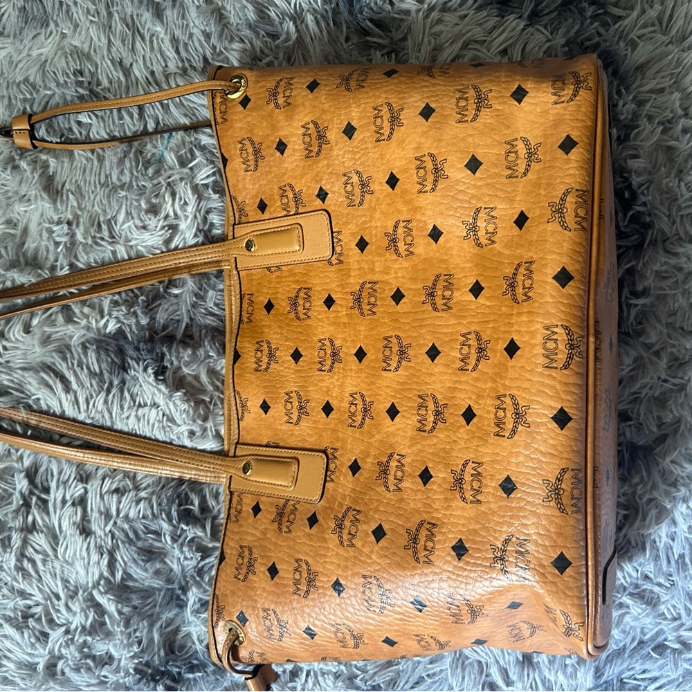 REVERSIBLE LIZ SHOPPER IN VISETOS
